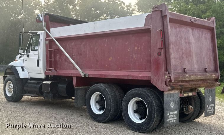 image for item DV4194 2003 International 7600 6X4 dump truck