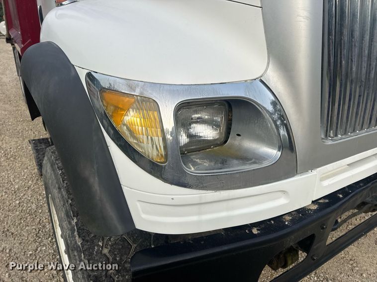 image for item DV4194 2003 International 7600 6X4 dump truck