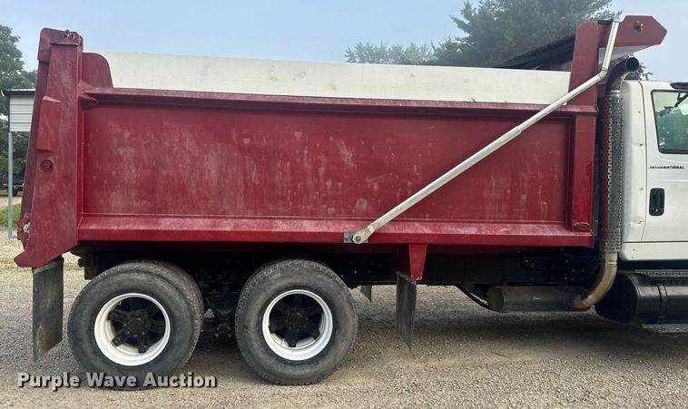 image for item DV4194 2003 International 7600 6X4 dump truck