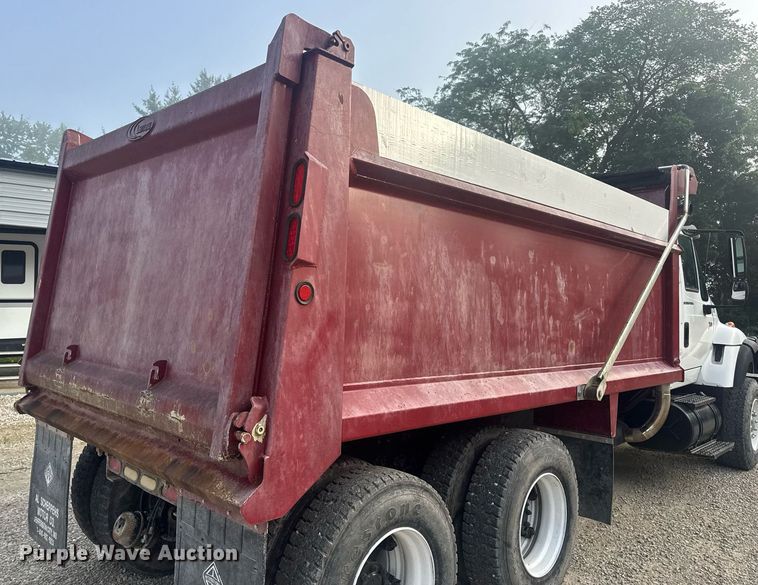 image for item DV4194 2003 International 7600 6X4 dump truck