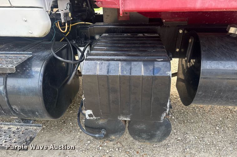 image for item DV4194 2003 International 7600 6X4 dump truck