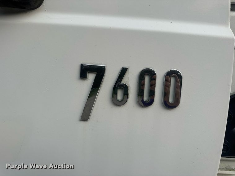 image for item DV4194 2003 International 7600 6X4 dump truck