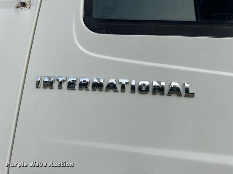 image for item DV4194 2003 International 7600 6X4 dump truck