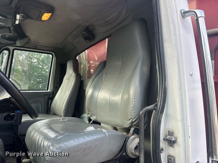 image for item DV4194 2003 International 7600 6X4 dump truck