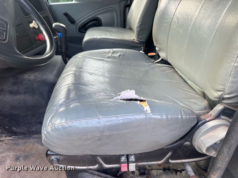 image for item DV4194 2003 International 7600 6X4 dump truck