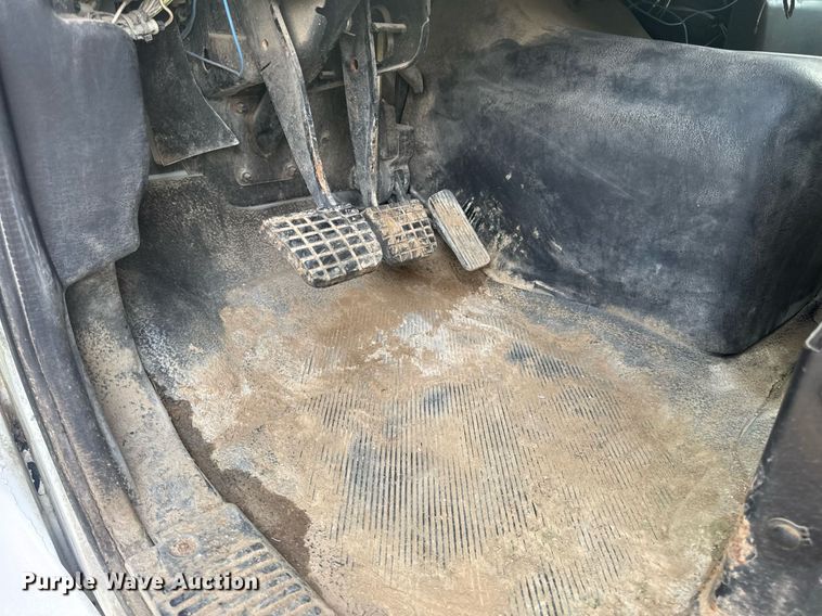 image for item DV4194 2003 International 7600 6X4 dump truck