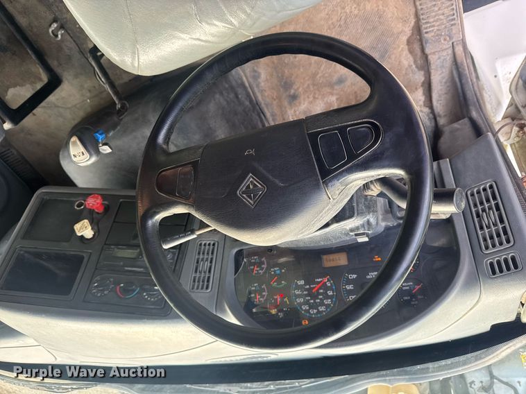 image for item DV4194 2003 International 7600 6X4 dump truck