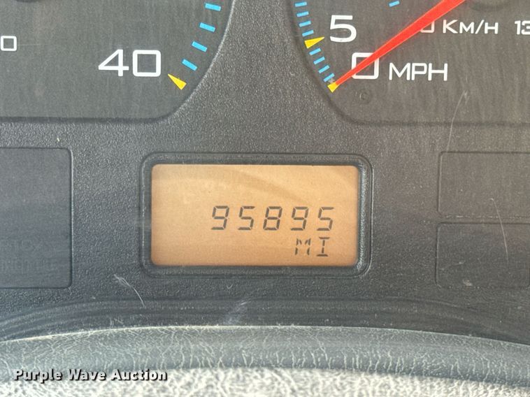 image for item DV4194 2003 International 7600 6X4 dump truck