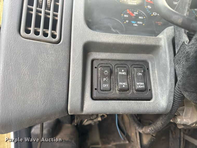 image for item DV4194 2003 International 7600 6X4 dump truck