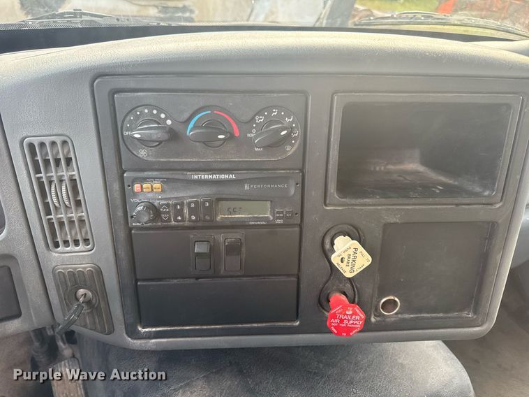 image for item DV4194 2003 International 7600 6X4 dump truck