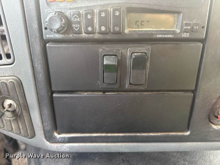 image for item DV4194 2003 International 7600 6X4 dump truck