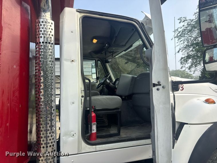 image for item DV4194 2003 International 7600 6X4 dump truck