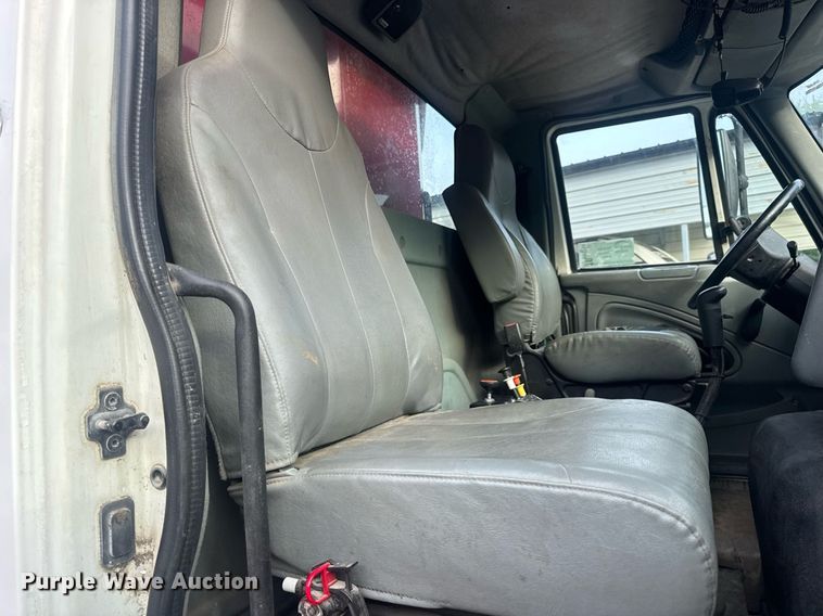 image for item DV4194 2003 International 7600 6X4 dump truck