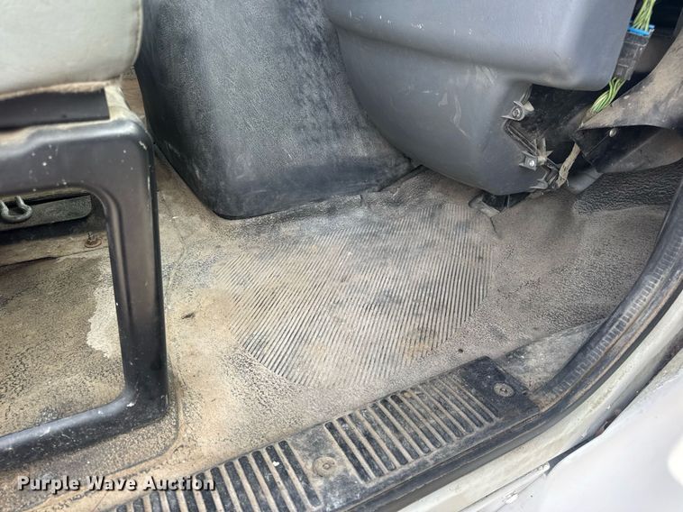 image for item DV4194 2003 International 7600 6X4 dump truck