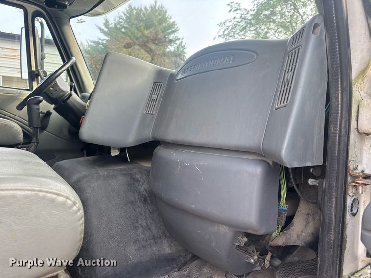 image for item DV4194 2003 International 7600 6X4 dump truck