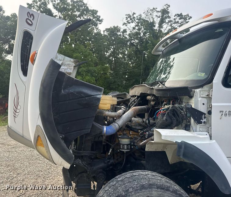 image for item DV4194 2003 International 7600 6X4 dump truck