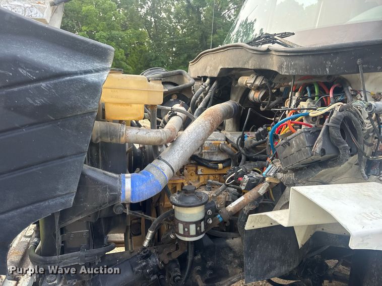 image for item DV4194 2003 International 7600 6X4 dump truck