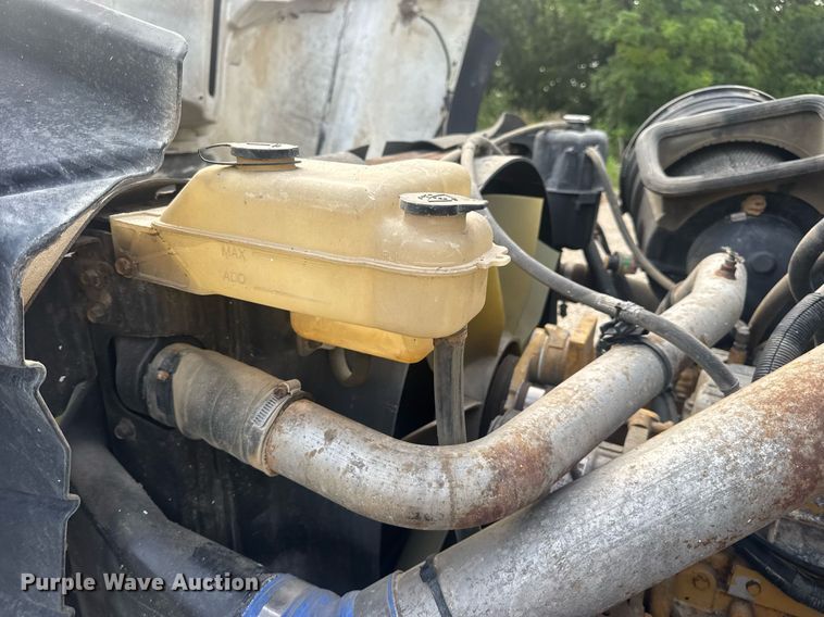 image for item DV4194 2003 International 7600 6X4 dump truck