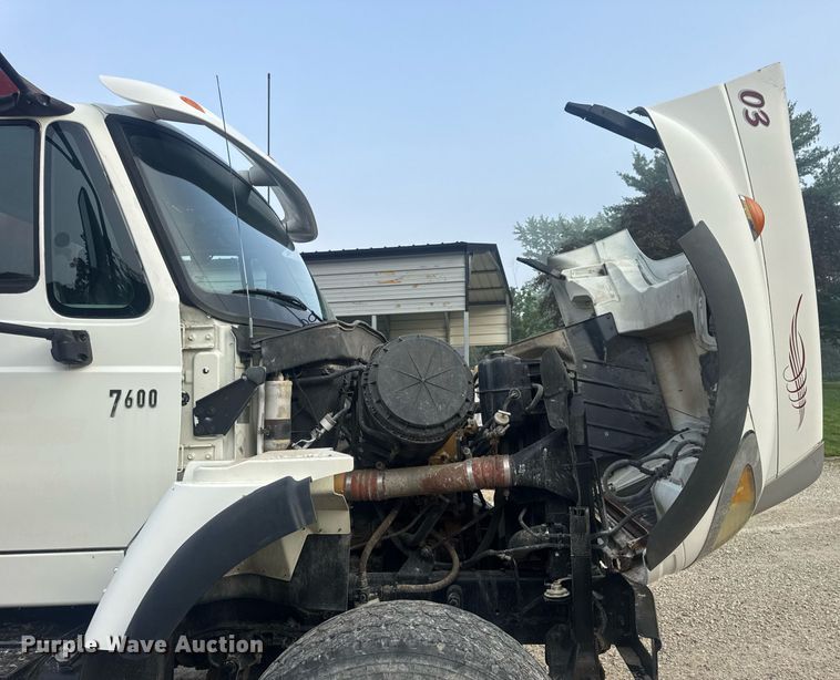 image for item DV4194 2003 International 7600 6X4 dump truck