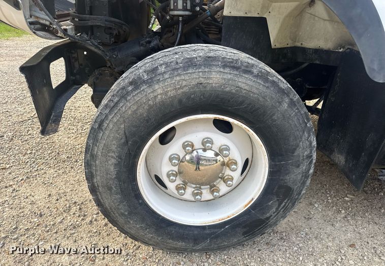 image for item DV4194 2003 International 7600 6X4 dump truck