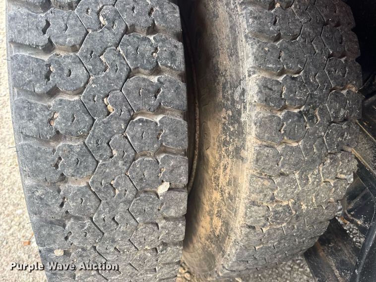 image for item DV4194 2003 International 7600 6X4 dump truck