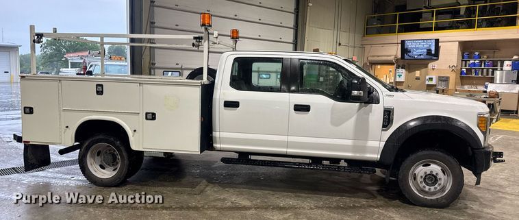 image for item DV4202 2017 Ford F450 Super Duty XL Crew Cab utility / service truck