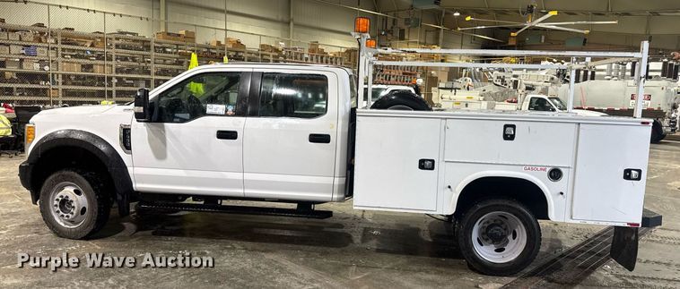 image for item DV4202 2017 Ford F450 Super Duty XL Crew Cab utility / service truck