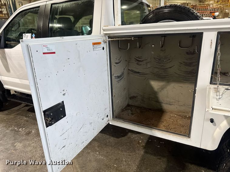 image for item DV4202 2017 Ford F450 Super Duty XL Crew Cab utility / service truck