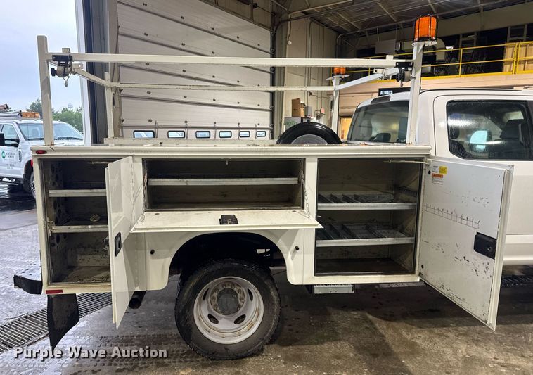 image for item DV4202 2017 Ford F450 Super Duty XL Crew Cab utility / service truck