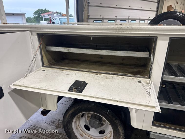 image for item DV4202 2017 Ford F450 Super Duty XL Crew Cab utility / service truck