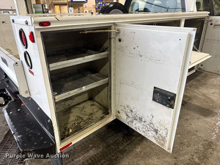 image for item DV4202 2017 Ford F450 Super Duty XL Crew Cab utility / service truck