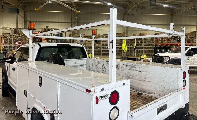 image for item DV4202 2017 Ford F450 Super Duty XL Crew Cab utility / service truck