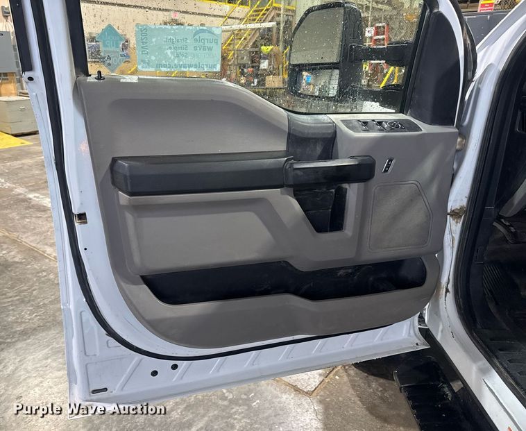 image for item DV4202 2017 Ford F450 Super Duty XL Crew Cab utility / service truck