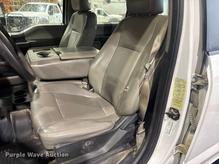 image for item DV4202 2017 Ford F450 Super Duty XL Crew Cab utility / service truck