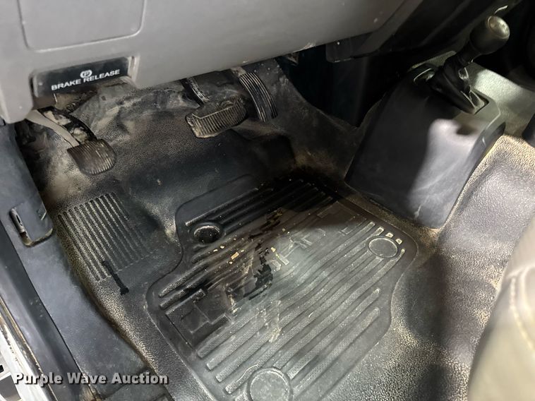 image for item DV4202 2017 Ford F450 Super Duty XL Crew Cab utility / service truck