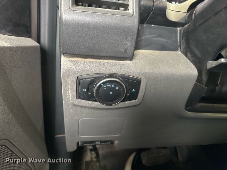 image for item DV4202 2017 Ford F450 Super Duty XL Crew Cab utility / service truck