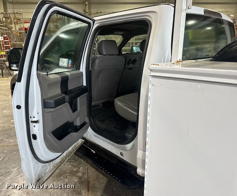 image for item DV4202 2017 Ford F450 Super Duty XL Crew Cab utility / service truck