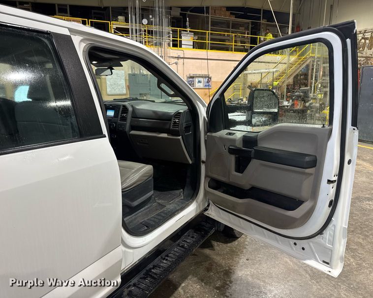 image for item DV4202 2017 Ford F450 Super Duty XL Crew Cab utility / service truck