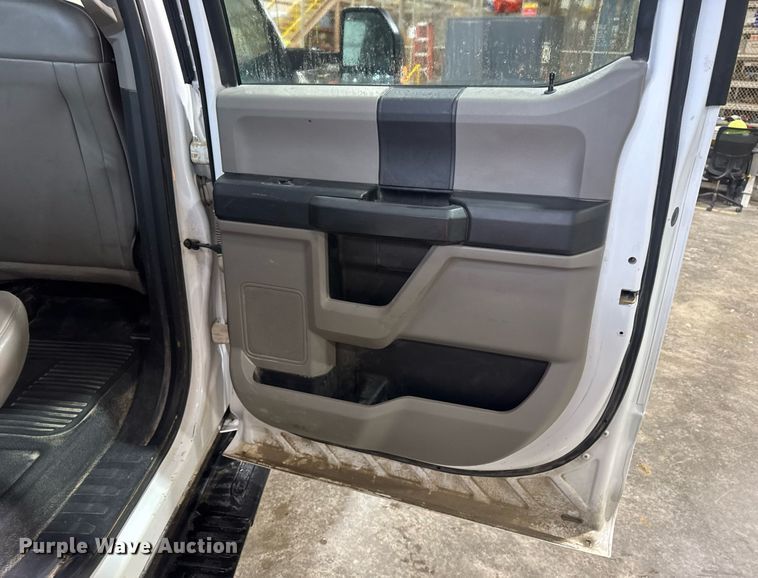 image for item DV4202 2017 Ford F450 Super Duty XL Crew Cab utility / service truck