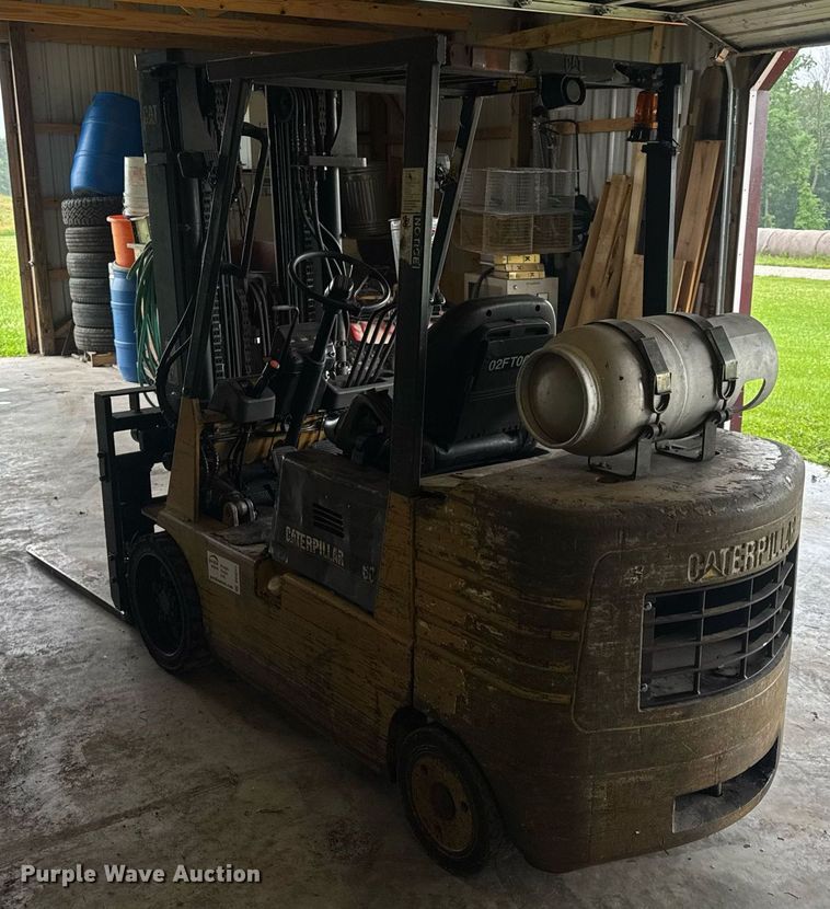 image for item DV4211 1996 Caterpillar GC30 forklift