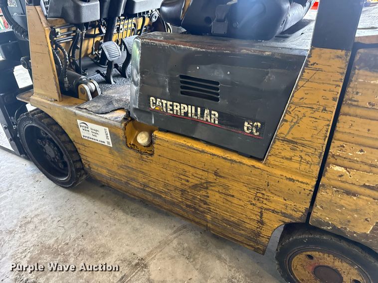 image for item DV4211 1996 Caterpillar GC30 forklift