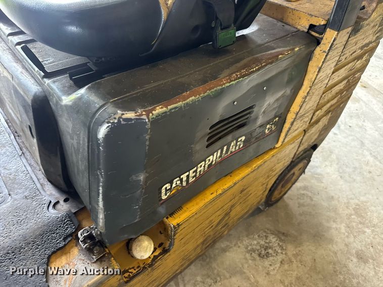image for item DV4211 1996 Caterpillar GC30 forklift