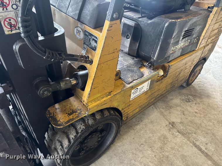 image for item DV4211 1996 Caterpillar GC30 forklift