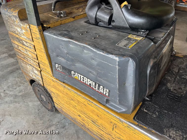 image for item DV4211 1996 Caterpillar GC30 forklift