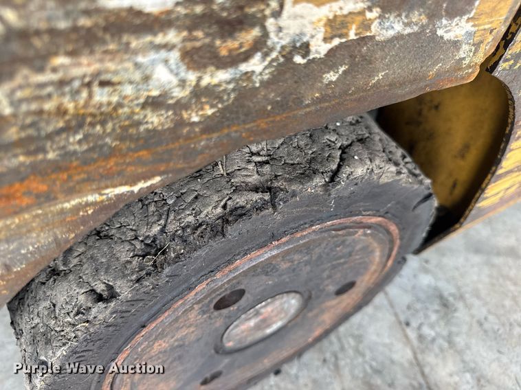 image for item DV4211 1996 Caterpillar GC30 forklift