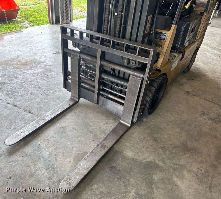 image for item DV4211 1996 Caterpillar GC30 forklift