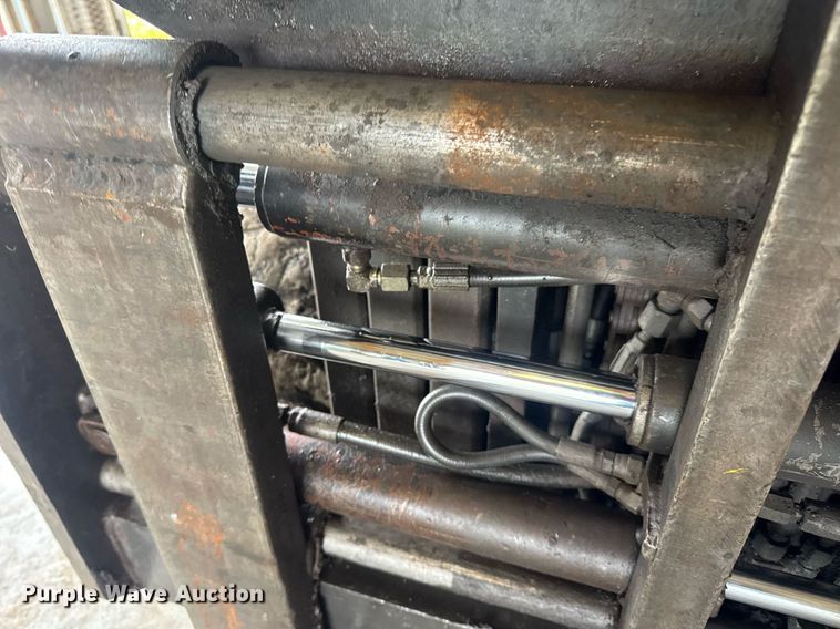 image for item DV4211 1996 Caterpillar GC30 forklift