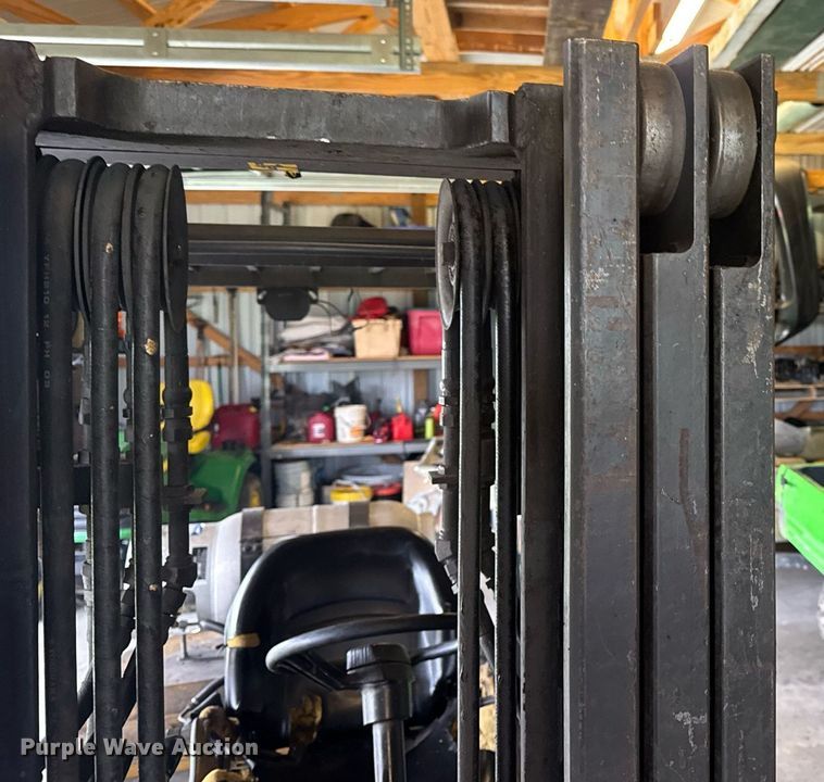 image for item DV4211 1996 Caterpillar GC30 forklift