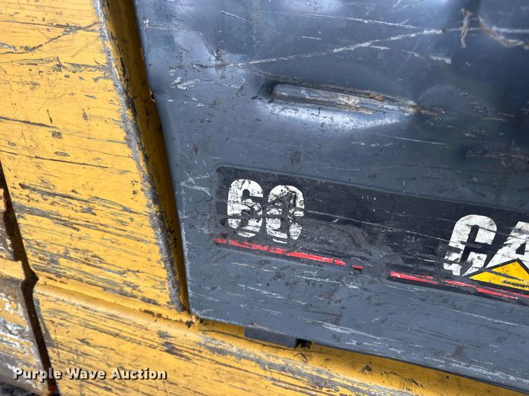 image for item DV4211 1996 Caterpillar GC30 forklift