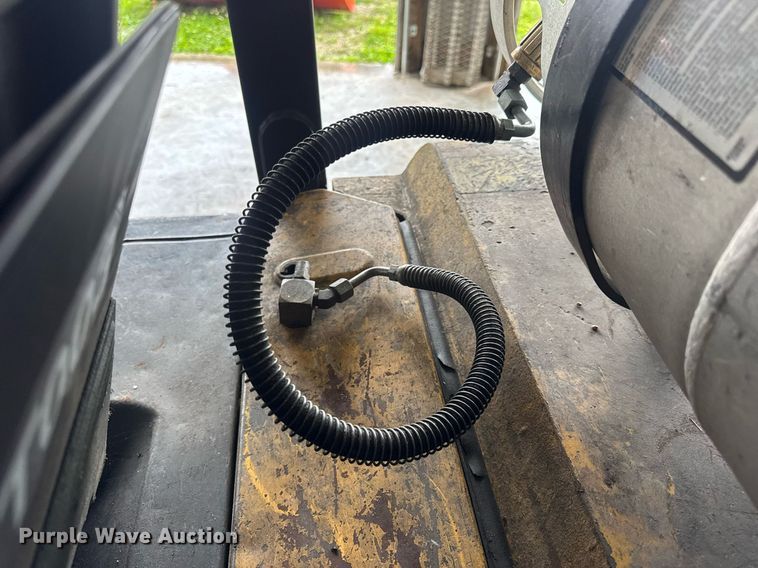 image for item DV4211 1996 Caterpillar GC30 forklift